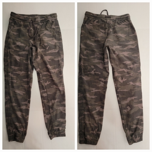 Athleta Camo Farallon Joggers Sz 4 Pull On Drawstring Pockets Gorpcore - Picture 1 of 8
